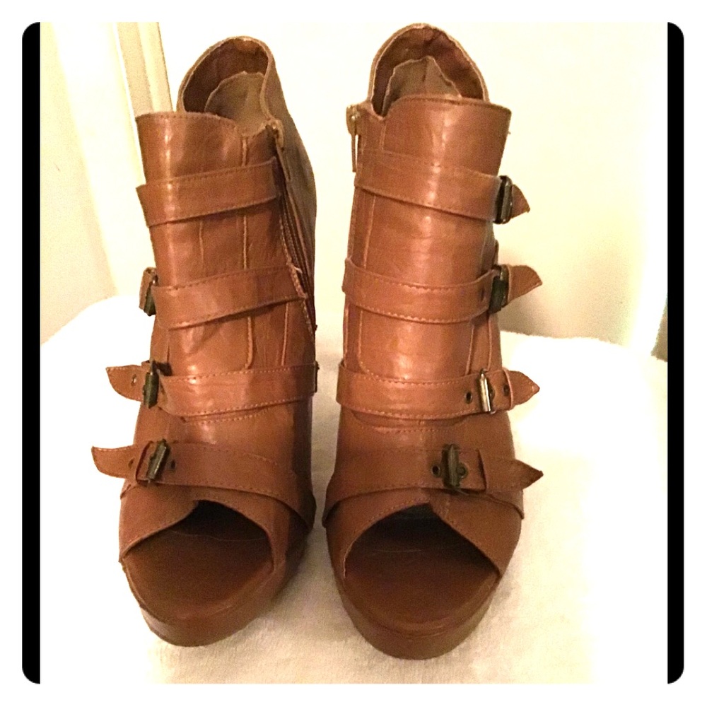 Yoke Heeled Ankle Boots